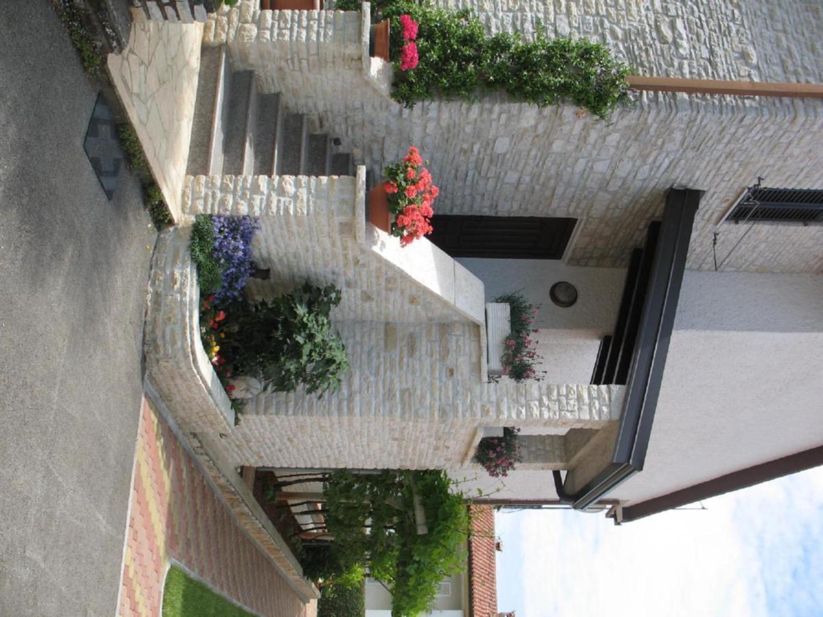 Apartmani Villa Otilija Poreč Exterior foto