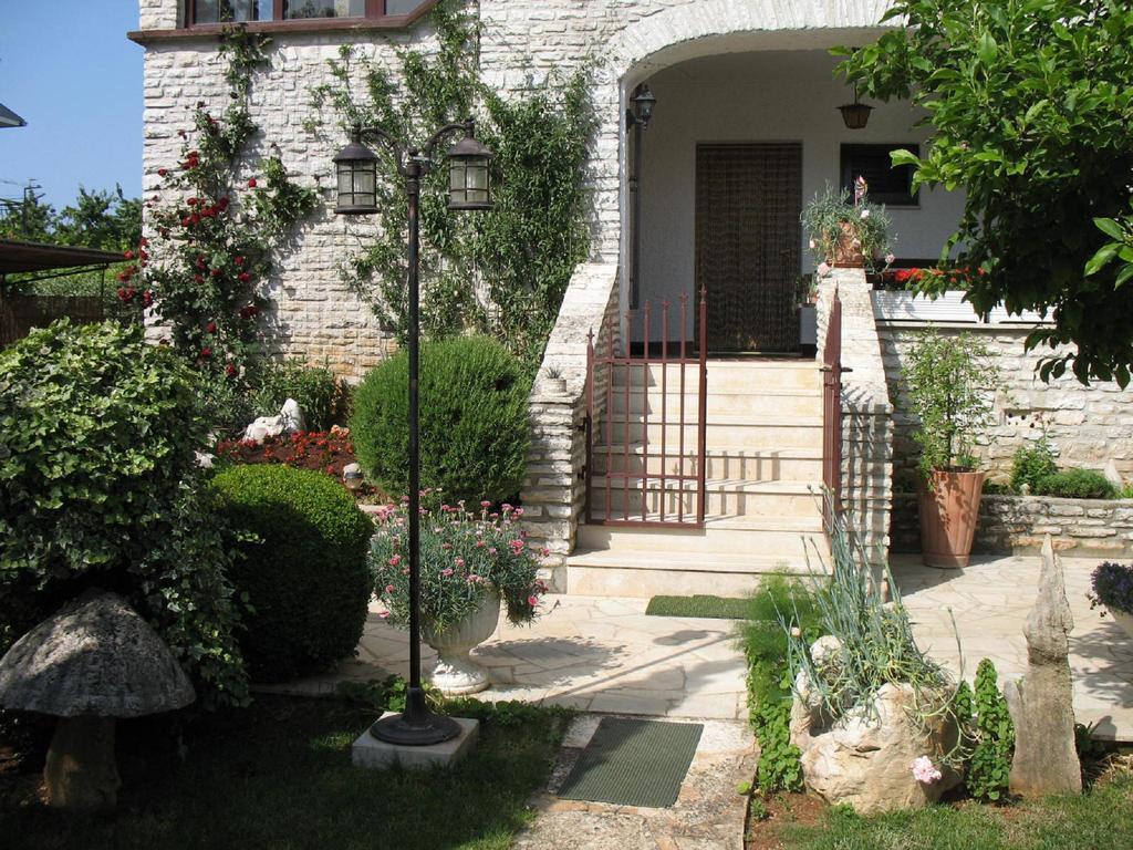 Apartmani Villa Otilija Poreč Exterior foto