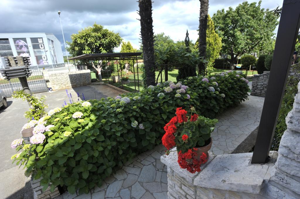 Apartmani Villa Otilija Poreč Exterior foto
